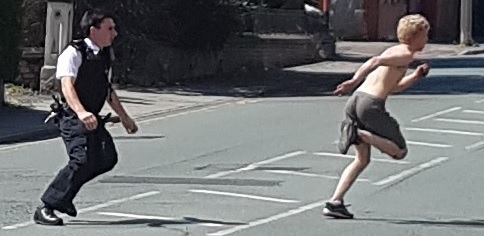 07 07 18 police and suspect close up